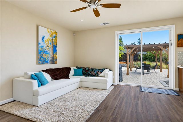127 Berriman Loop, Grass Valley, CA 95945