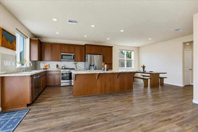 127 Berriman Loop, Grass Valley, CA 95945