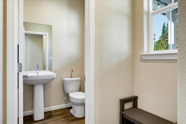 127 Berriman Loop, Grass Valley, CA 95945
