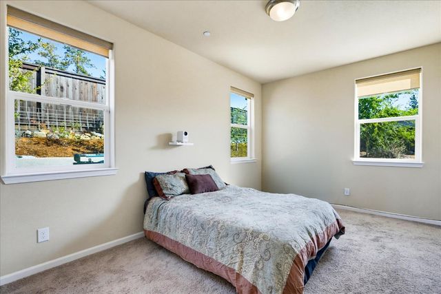 127 Berriman Loop, Grass Valley, CA 95945