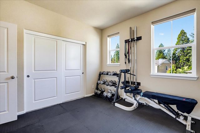 127 Berriman Loop, Grass Valley, CA 95945