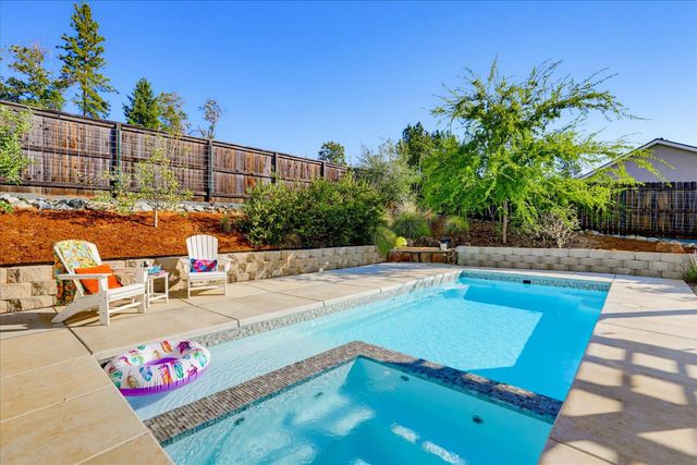 127 Berriman Loop, Grass Valley, CA 95945