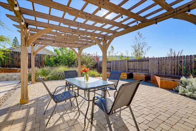 127 Berriman Loop, Grass Valley, CA 95945
