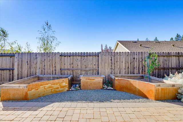 127 Berriman Loop, Grass Valley, CA 95945