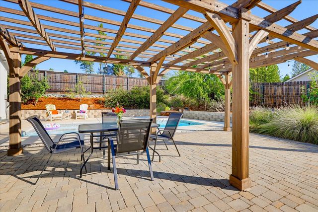 127 Berriman Loop, Grass Valley, CA 95945