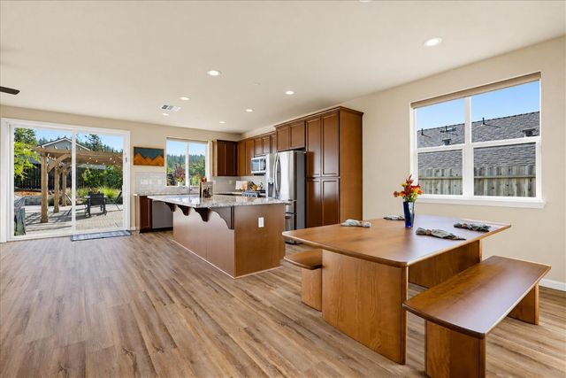 127 Berriman Loop, Grass Valley, CA 95945