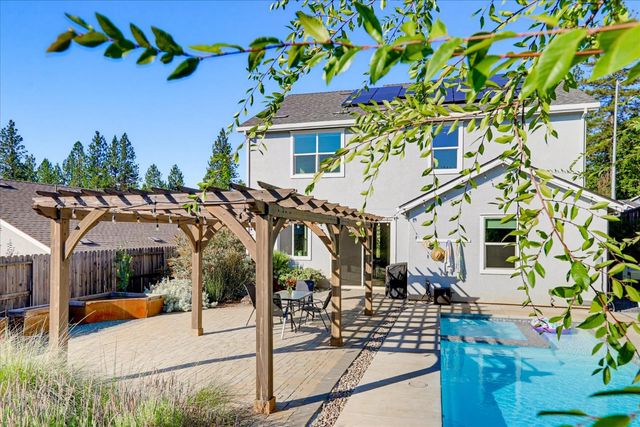 127 Berriman Loop, Grass Valley, CA 95945