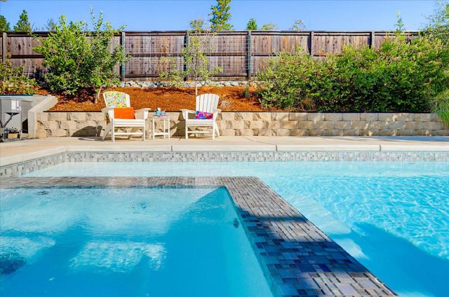 127 Berriman Loop, Grass Valley, CA 95945