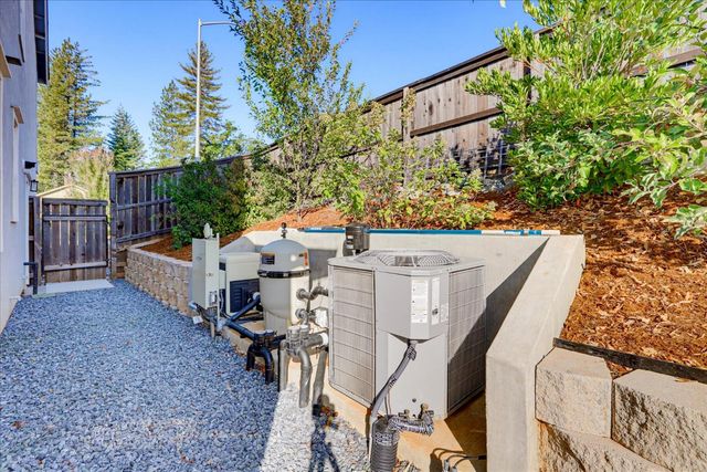 127 Berriman Loop, Grass Valley, CA 95945