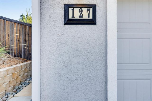 127 Berriman Loop, Grass Valley, CA 95945