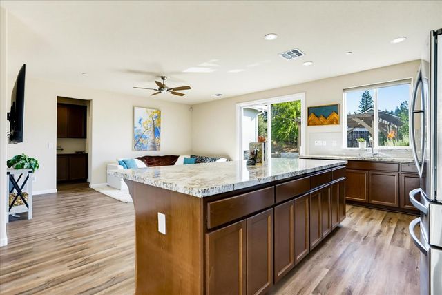 127 Berriman Loop, Grass Valley, CA 95945