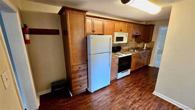160 Orange Turnpike B, Sloatsburg, NY 10974