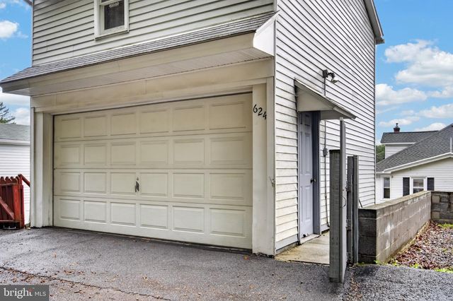 624 ARLINGTON ST, Tamaqua, PA 18252