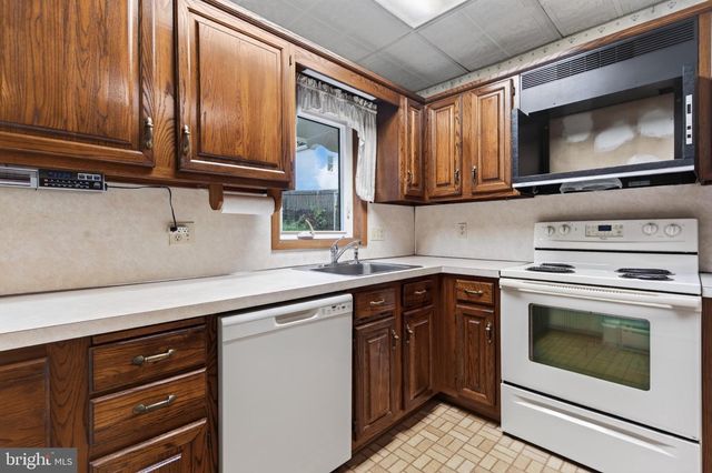 624 ARLINGTON ST, Tamaqua, PA 18252