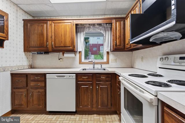 624 ARLINGTON ST, Tamaqua, PA 18252