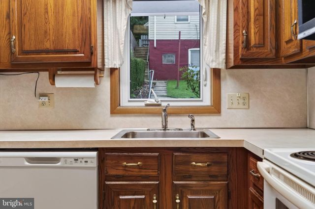 624 ARLINGTON ST, Tamaqua, PA 18252
