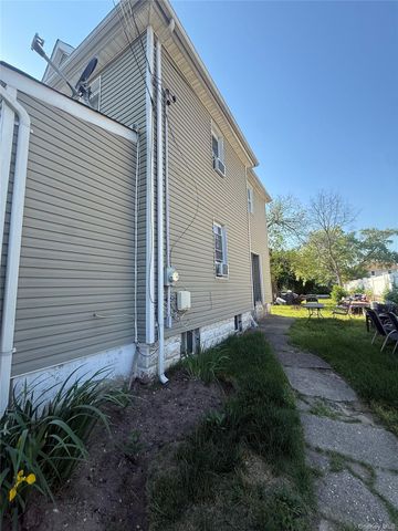 39 Pleasant Avenue, Roosevelt, NY 11575