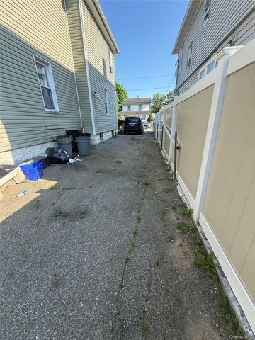 39 Pleasant Avenue, Roosevelt, NY 11575