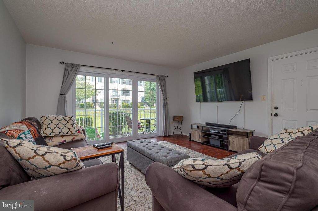 75 CHAMBORD CT, Hamilton, NJ 08619