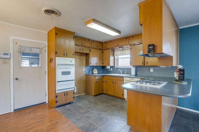 308 Thompson Court, Saginaw, TX 76179