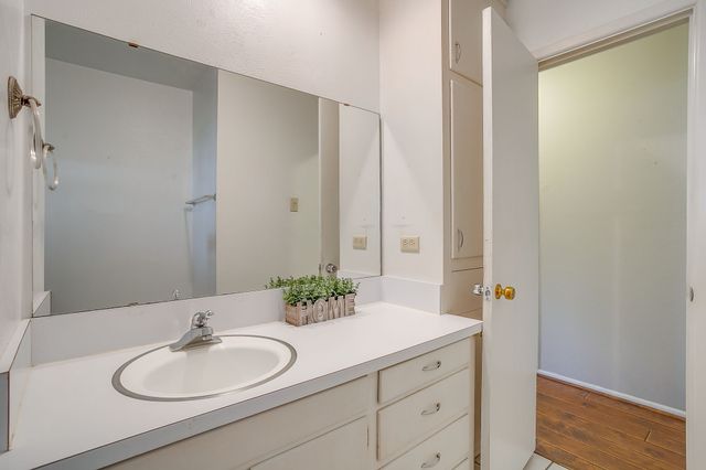 308 Thompson Court, Saginaw, TX 76179