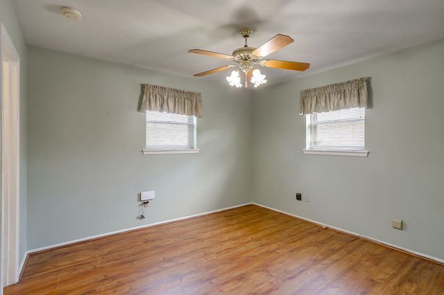 308 Thompson Court, Saginaw, TX 76179