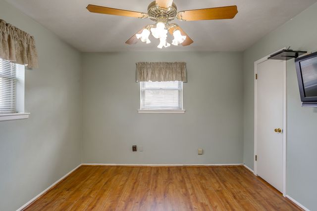 308 Thompson Court, Saginaw, TX 76179