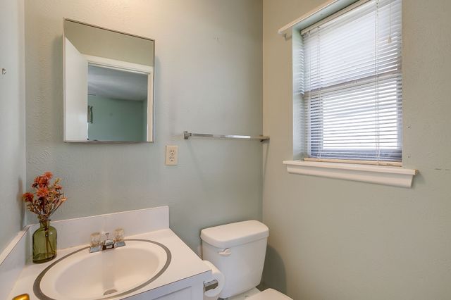 308 Thompson Court, Saginaw, TX 76179