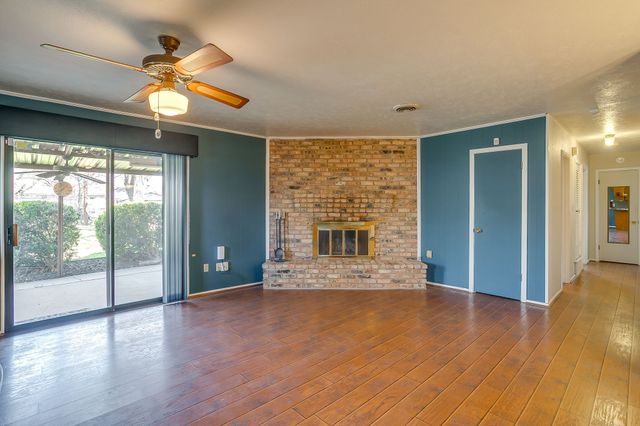 308 Thompson Court, Saginaw, TX 76179