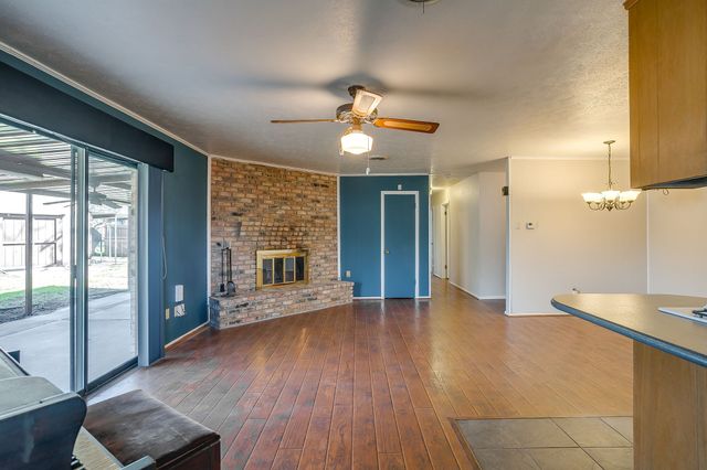 308 Thompson Court, Saginaw, TX 76179