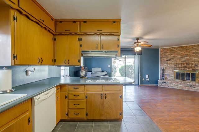 308 Thompson Court, Saginaw, TX 76179