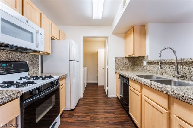 950 Seven Hills Drive 524, Henderson, NV 89052