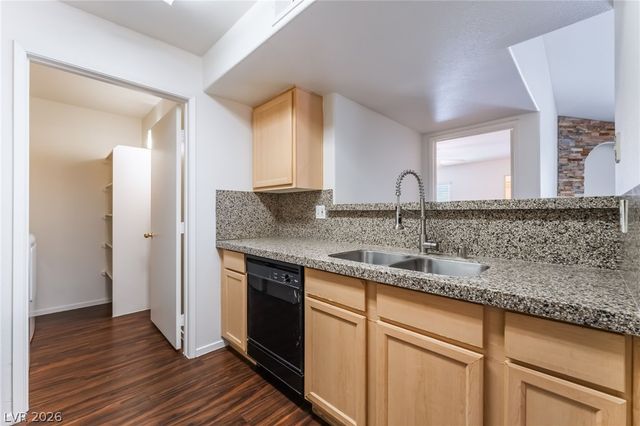 950 Seven Hills Drive 524, Henderson, NV 89052