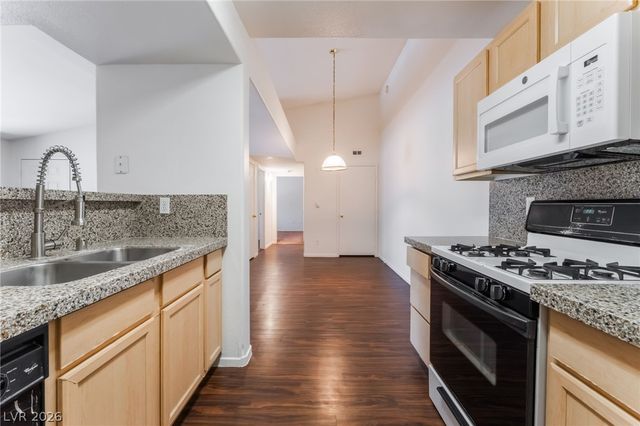 950 Seven Hills Drive 524, Henderson, NV 89052