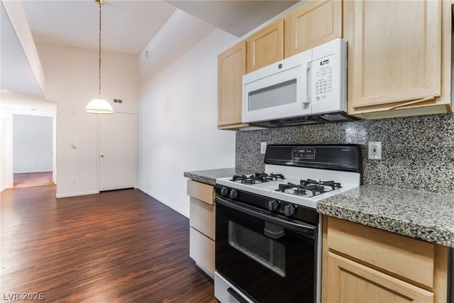 950 Seven Hills Drive 524, Henderson, NV 89052