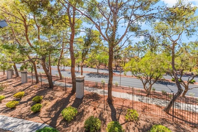950 Seven Hills Drive 524, Henderson, NV 89052
