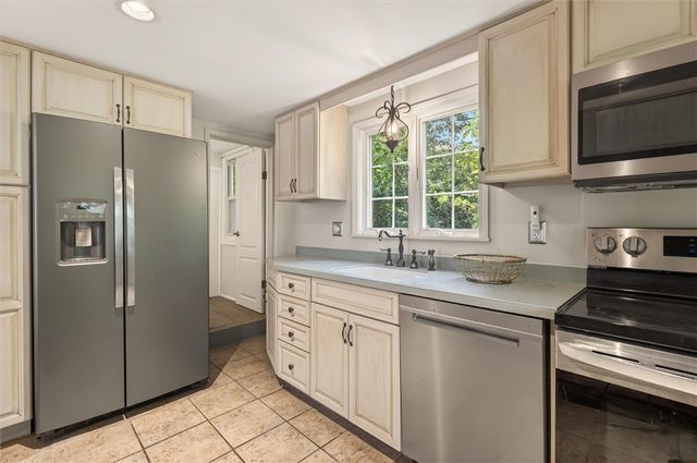52 Mill Road, Greece, NY 14626