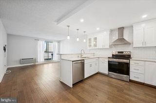 200-10 LOMBARD ST #739, Philadelphia, PA 19147