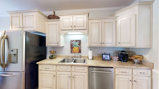 218 Azalea Lane, Headland, AL 36345