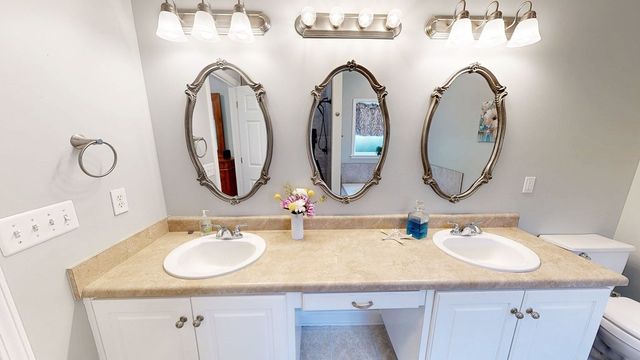 218 Azalea Lane, Headland, AL 36345