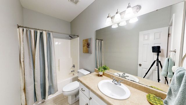 218 Azalea Lane, Headland, AL 36345