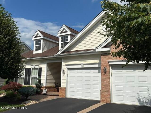 61 Diamond Spring Drive, Monroe, NJ 08831