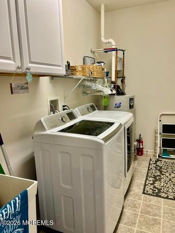 61 Diamond Spring Drive, Monroe, NJ 08831