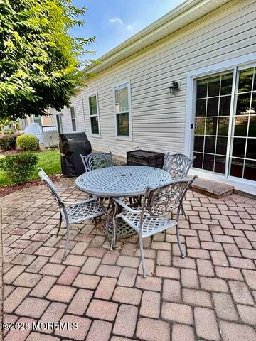 61 Diamond Spring Drive, Monroe, NJ 08831