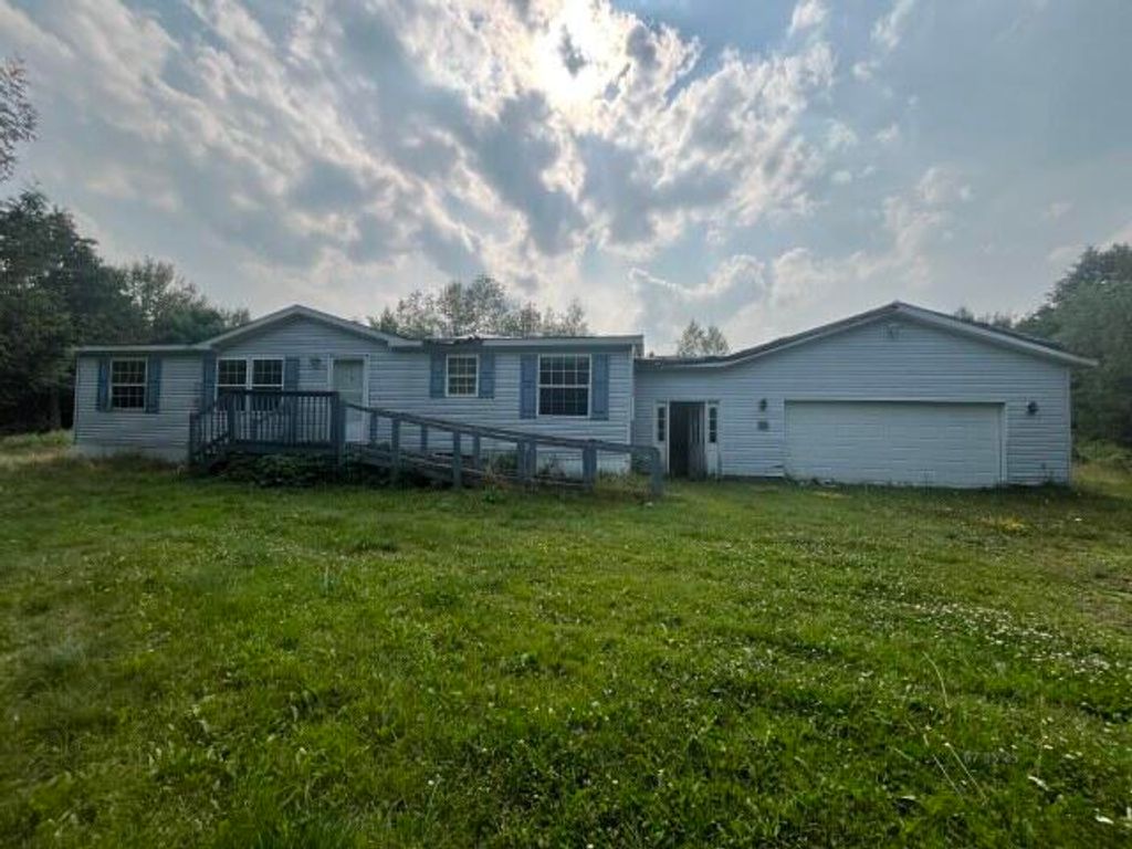 149 Green Valley Road, Ellenburg Depot, NY 12935