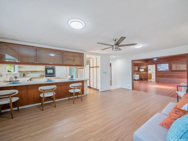 824 N Kalaheo Avenue A, Kailua, HI 96734