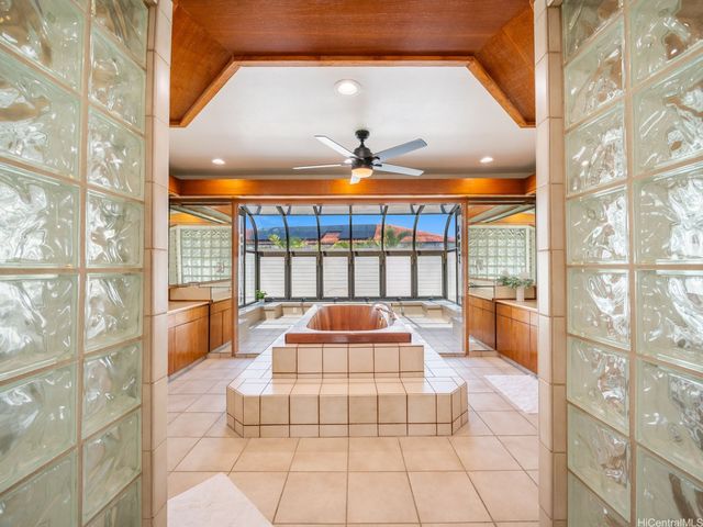 824 N Kalaheo Avenue A, Kailua, HI 96734