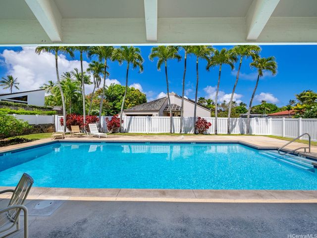 824 N Kalaheo Avenue A, Kailua, HI 96734