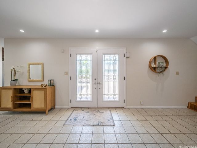 824 N Kalaheo Avenue A, Kailua, HI 96734