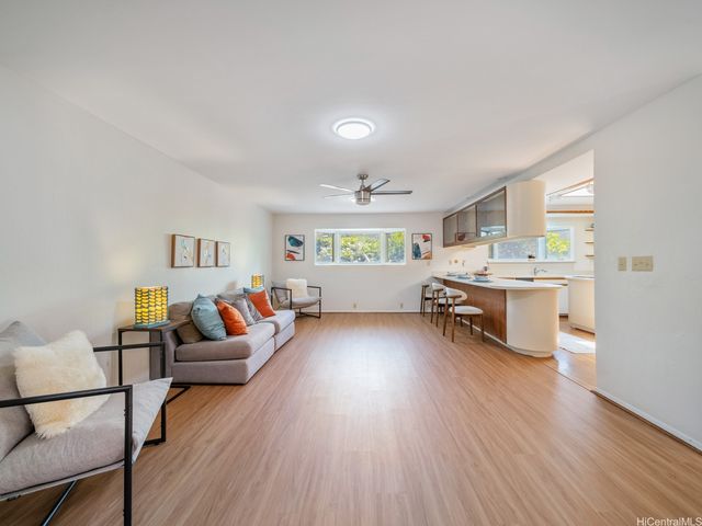 824 N Kalaheo Avenue A, Kailua, HI 96734